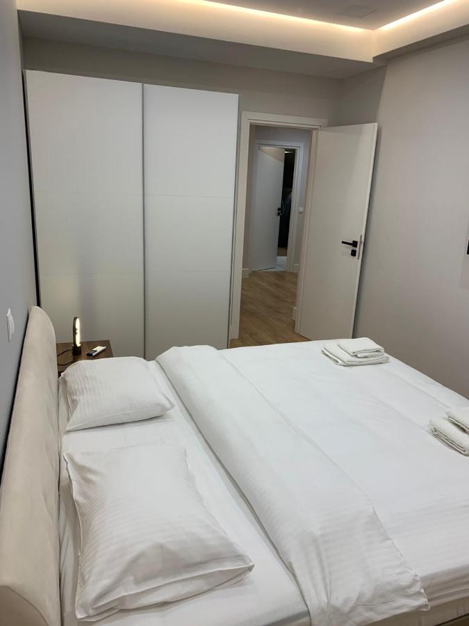 Central & Comfy Apartment 2Mins Walking From Metro Athens Exterior photo